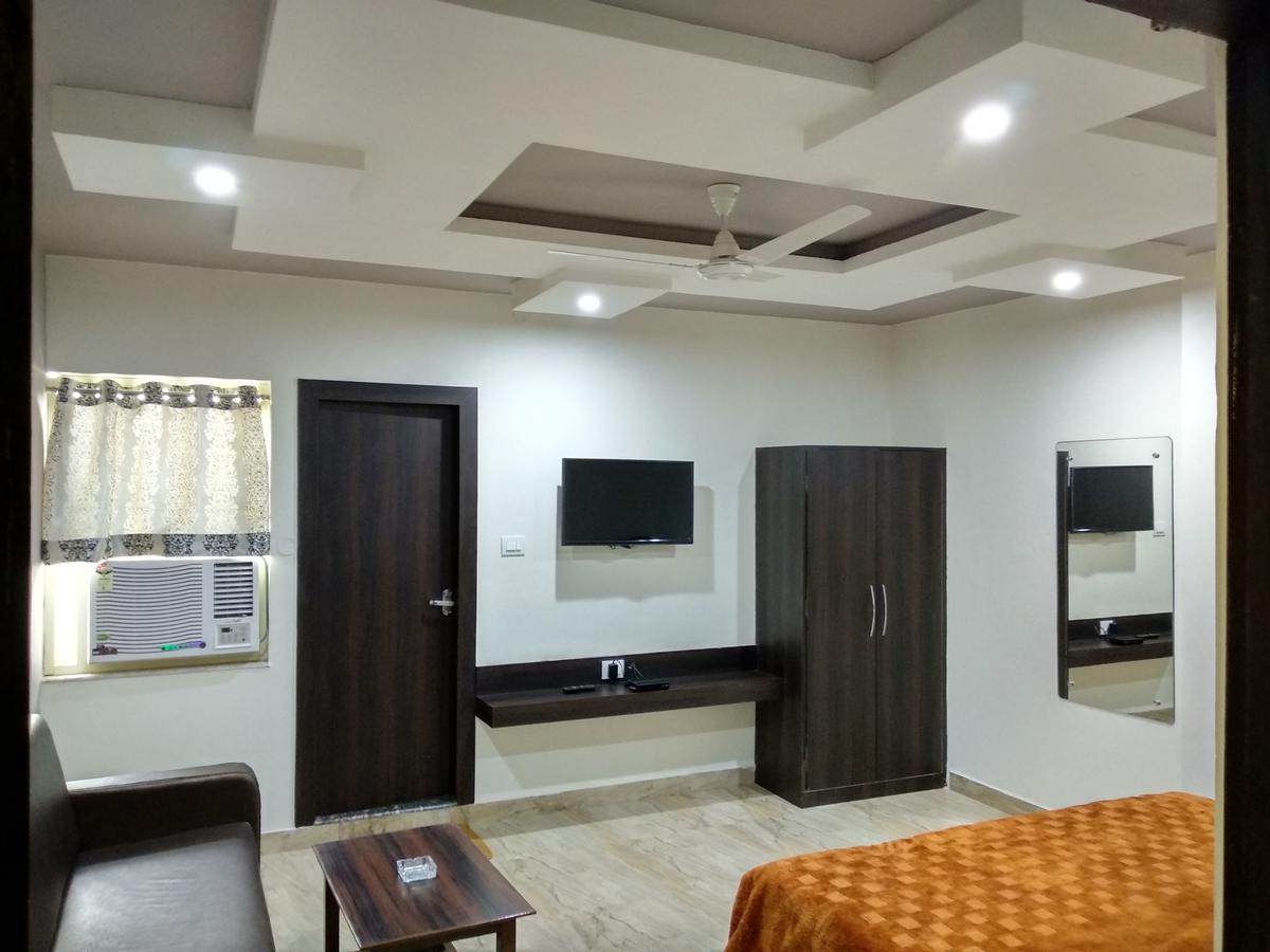 Oyo 60976 Hotel Shree Ji Morena Zewnętrze zdjęcie
