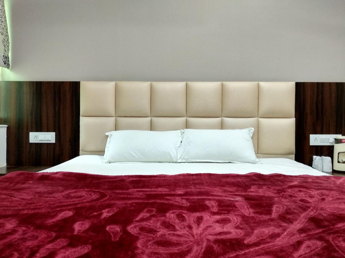Oyo 60976 Hotel Shree Ji Morena Zewnętrze zdjęcie
